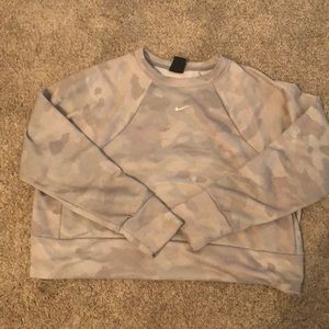 Nike Camo Cropped Sweatshirt